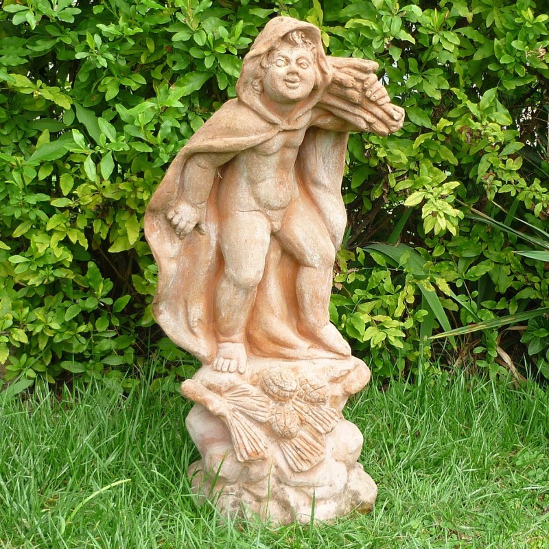 statua uomo con mantello