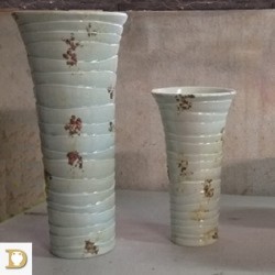 vasi rigati con decoro anticato